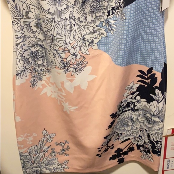 NWT Guess off the shoulder dress - Picture 2 of 3